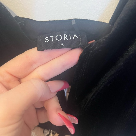 Black & Nude Floral Dress (Size M) NWT - Picture 7 of 7